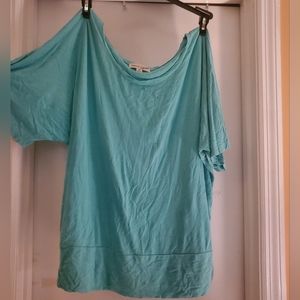 2x Teal top